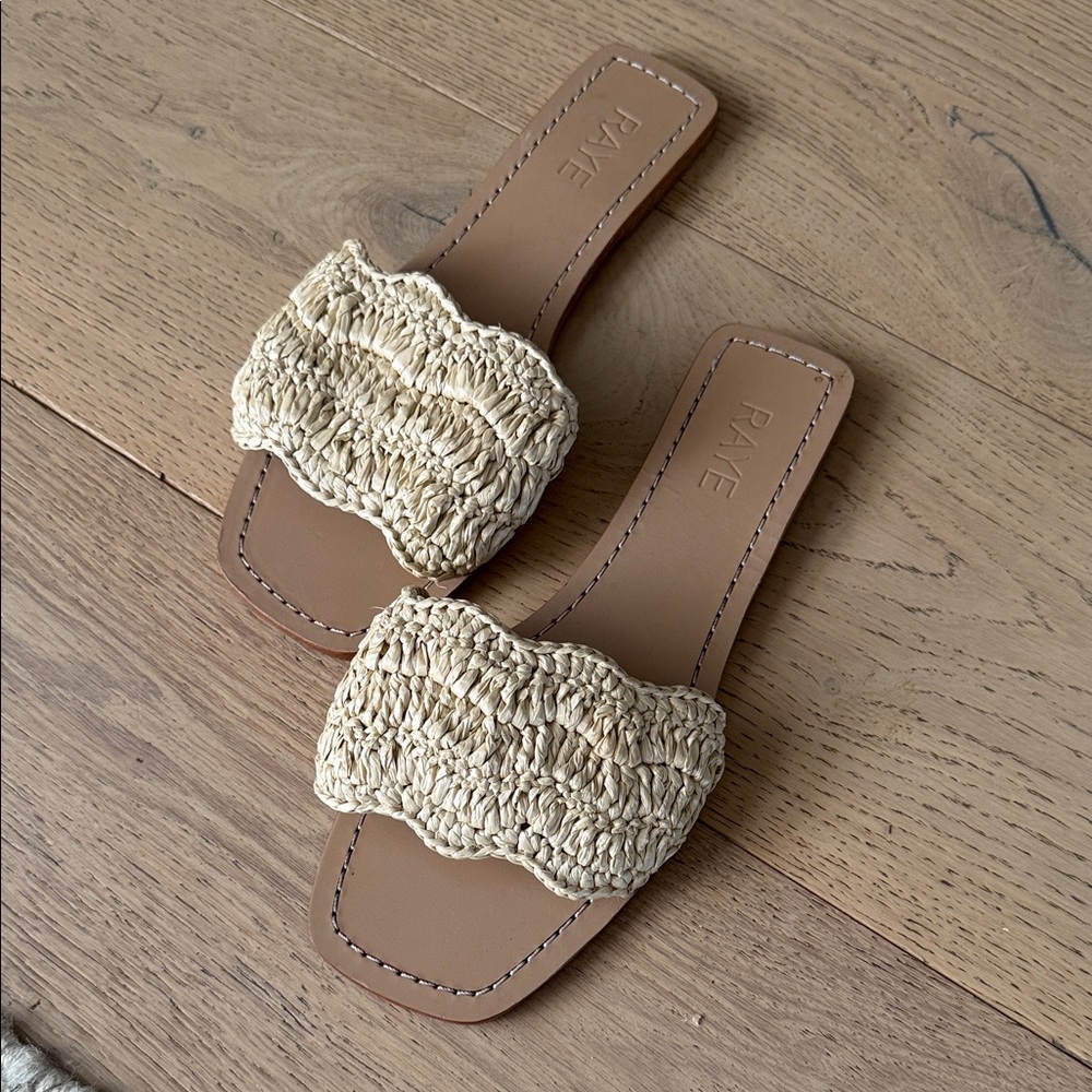 Helen Sandal RAYE - gently worn 9.5